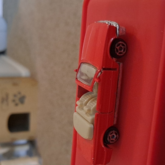 Vintage Candy 🍎 Apple Red Ford Convertible Mustang. - Picture 4 of 5